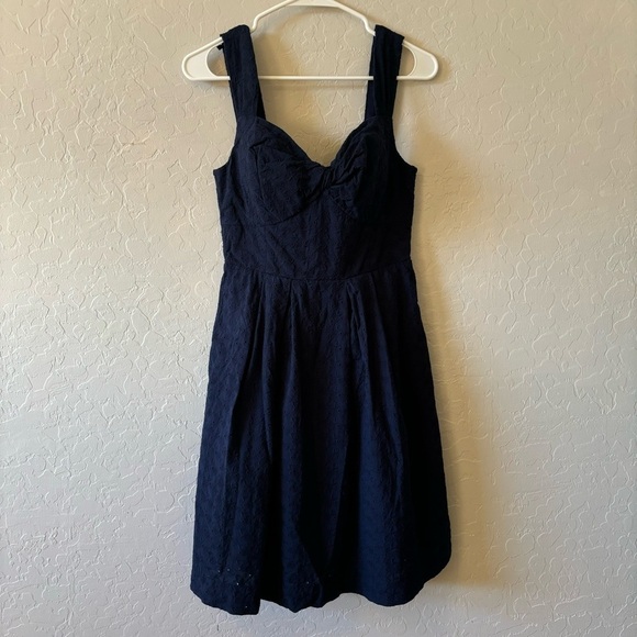 Lilly Pulitzer True Navy Cyndi Fishy Eyelet Dress Fit and Flare Pockets Size 4 - Picture 5 of 11